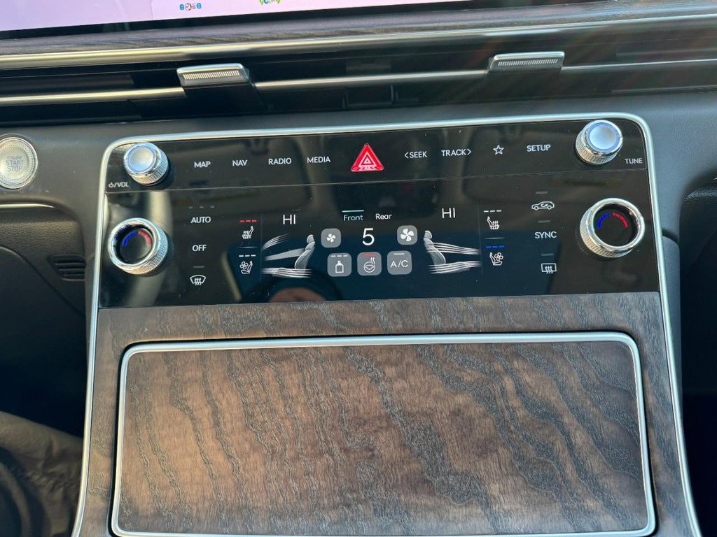 Certified 2025 Genesis GV80 2.5T Advanced image 20