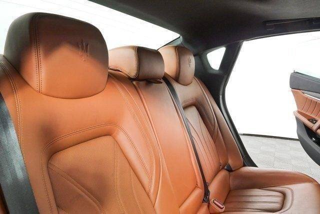 Used 2023 Maserati Quattroporte GT RWD image 23
