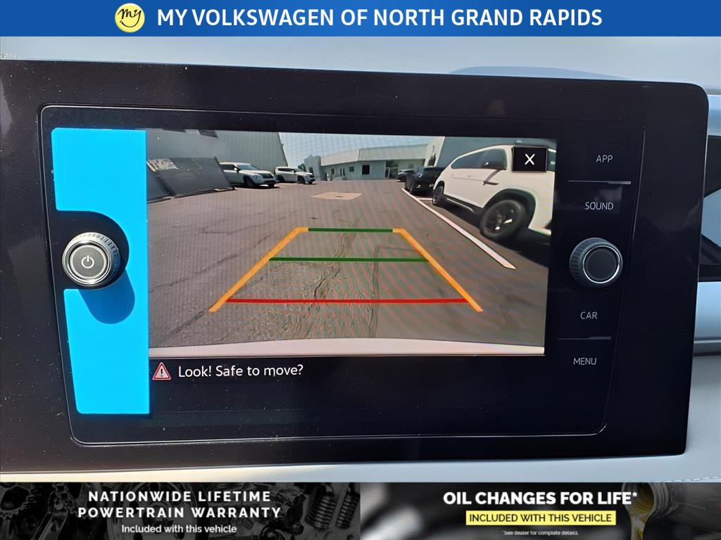 New 2025 Volkswagen Taos SE image 14