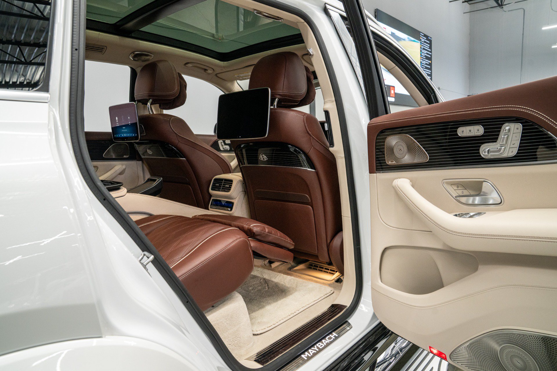 Used 2026 Mercedes-Benz Maybach GLS 600 4MATIC image 28
