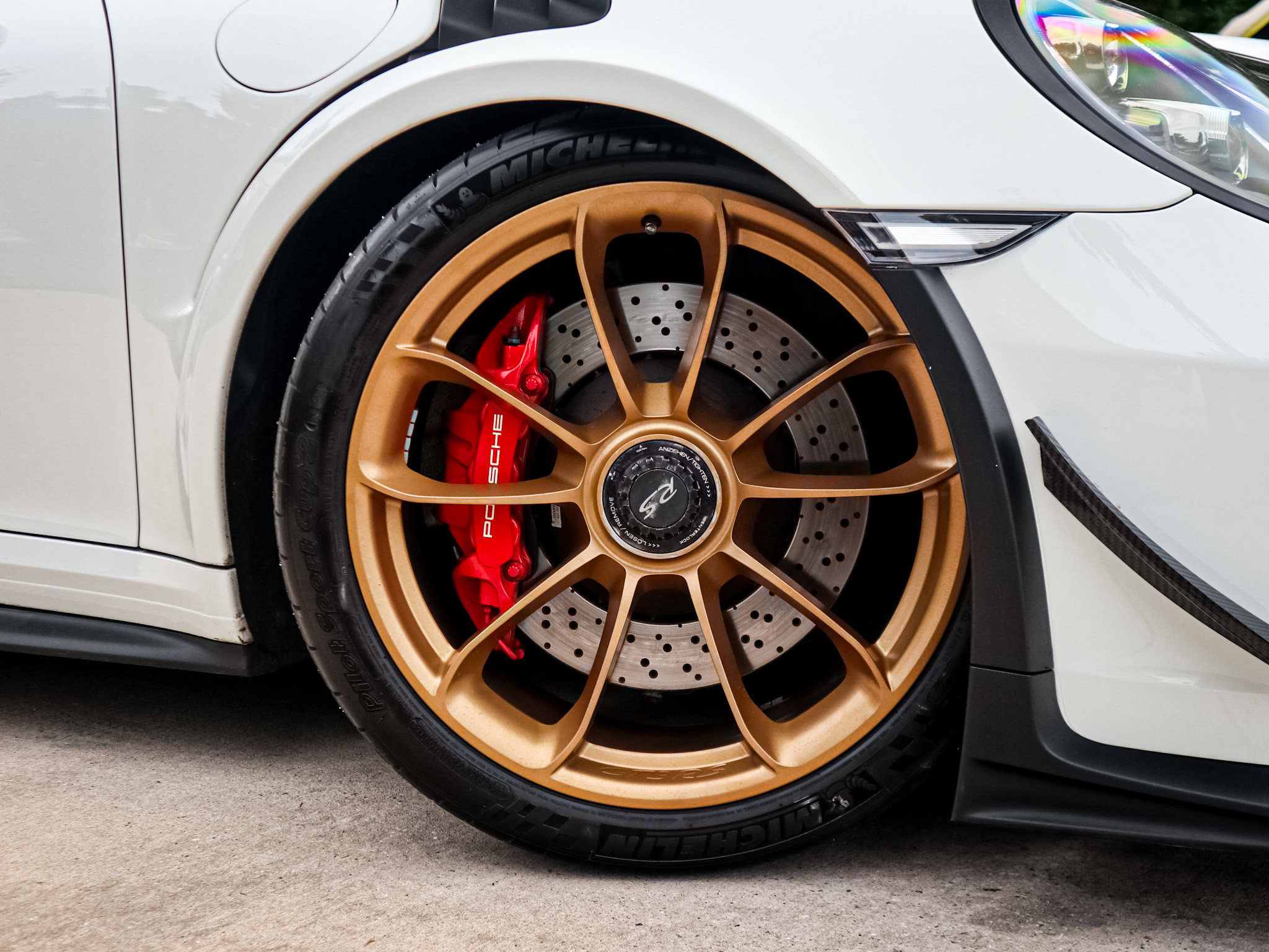 Used 2019 Porsche 911 GT3 RS w/ Weissach Package RWD image 13