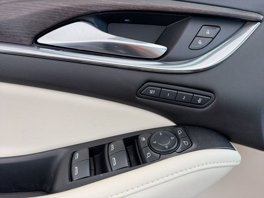 Used 2022 Buick Enclave Avenir w/ Avenir Technology Package image 30