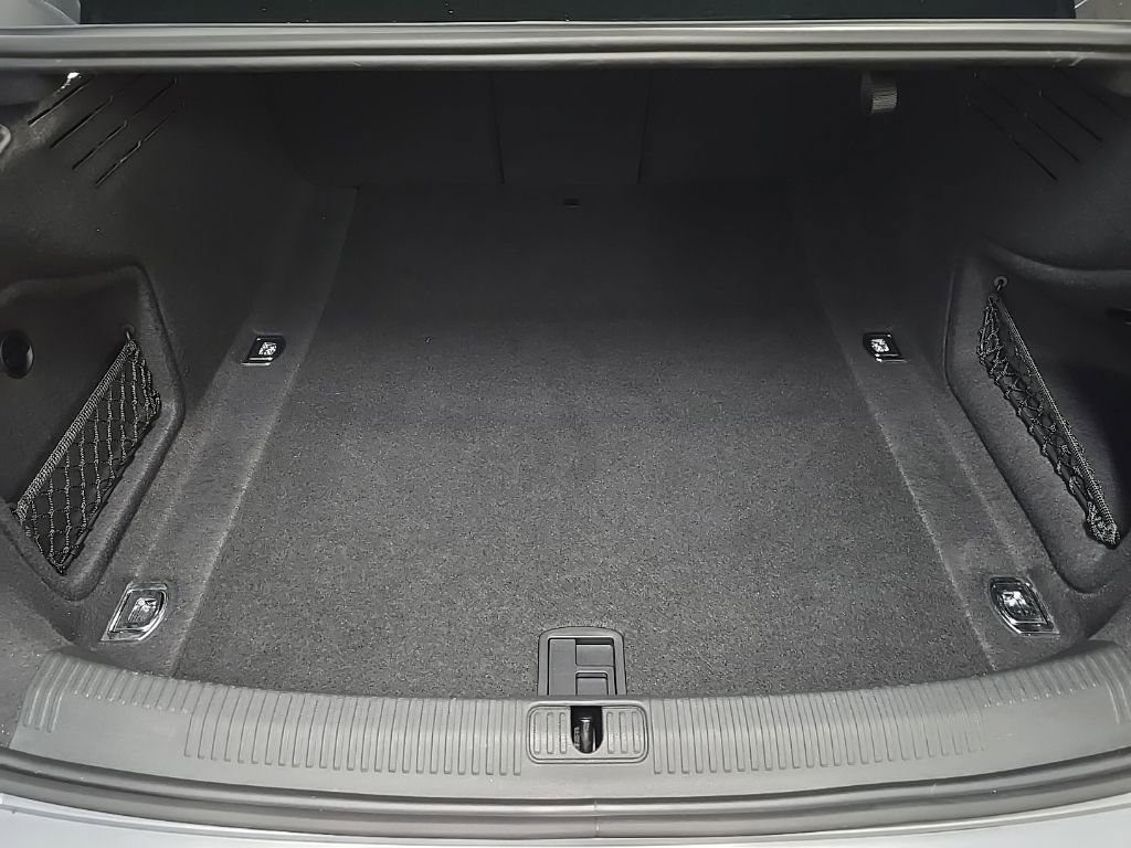 Used 2024 Audi A4 2.0T Premium image 12