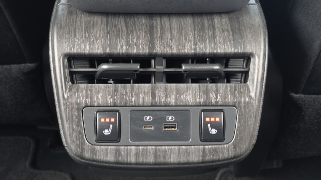 Used 2023 Nissan Ariya AWD image 21