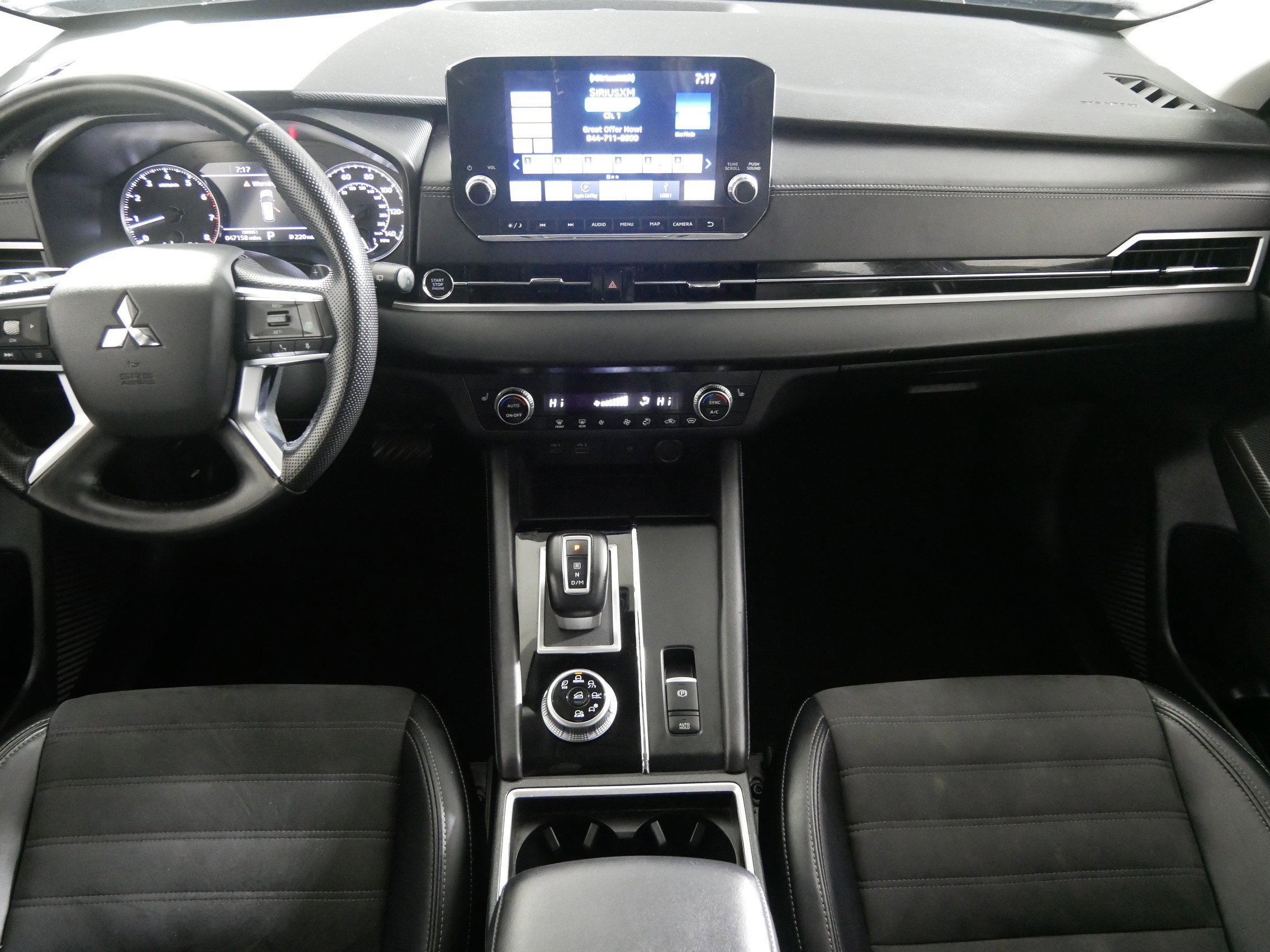 Used 2024 Mitsubishi Outlander SE image 10