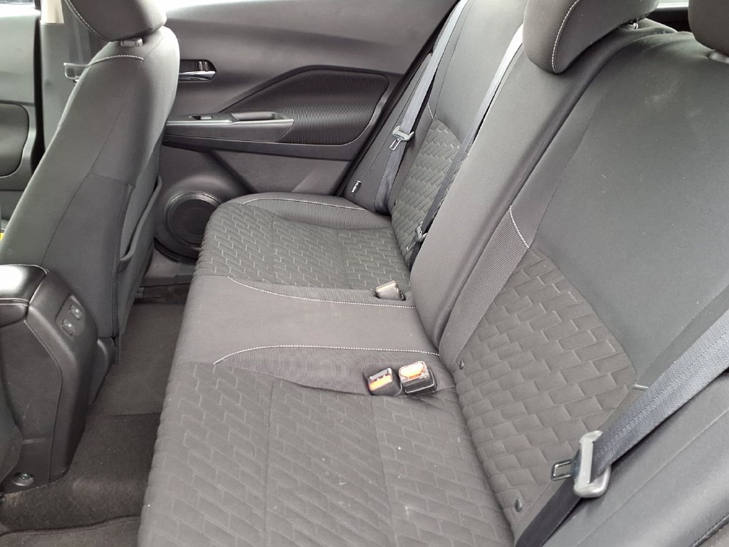 Used 2022 Nissan Kicks SV FWD image 11