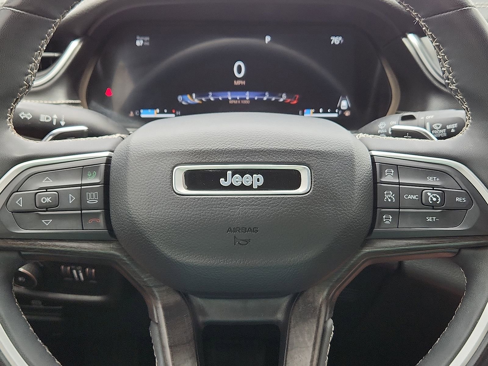 Used 2023 Jeep Grand Cherokee Limited AWD/4WD image 24