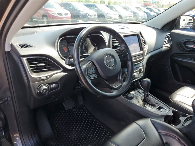 Used 2020 Jeep Cherokee Trailhawk w/ Cold Weather Group image 10