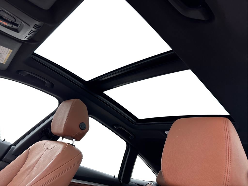 Used 2017 BMW 330i Gran Turismo xDrive image 26