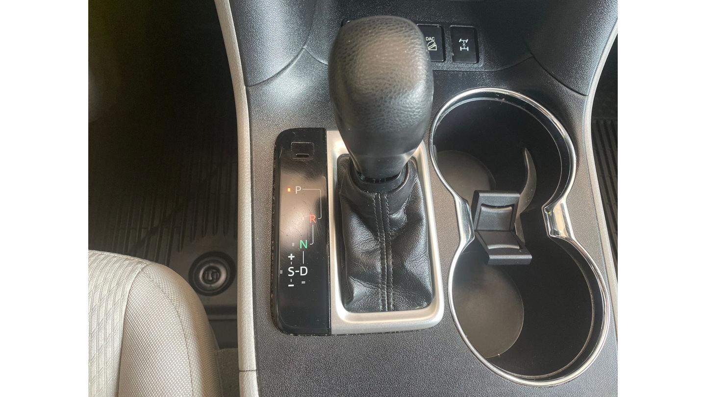 Certified 2017 Toyota Highlander LE AWD/4WD image 21