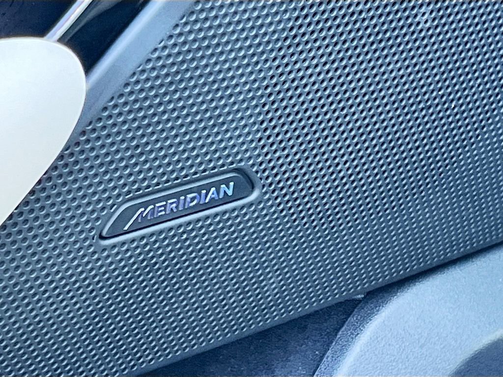 Used 2023 Land Rover Range Rover Velar R-Dynamic S image 19