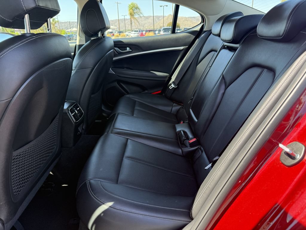 Used 2023 Genesis G70 2.0T RWD image 13
