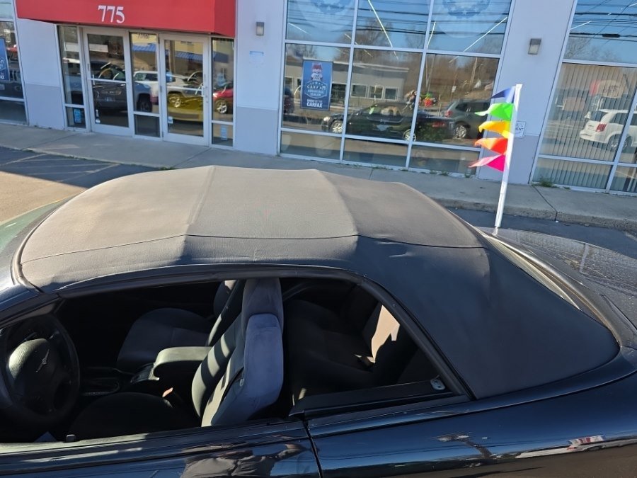 Used 2006 Chrysler Sebring Convertible image 20