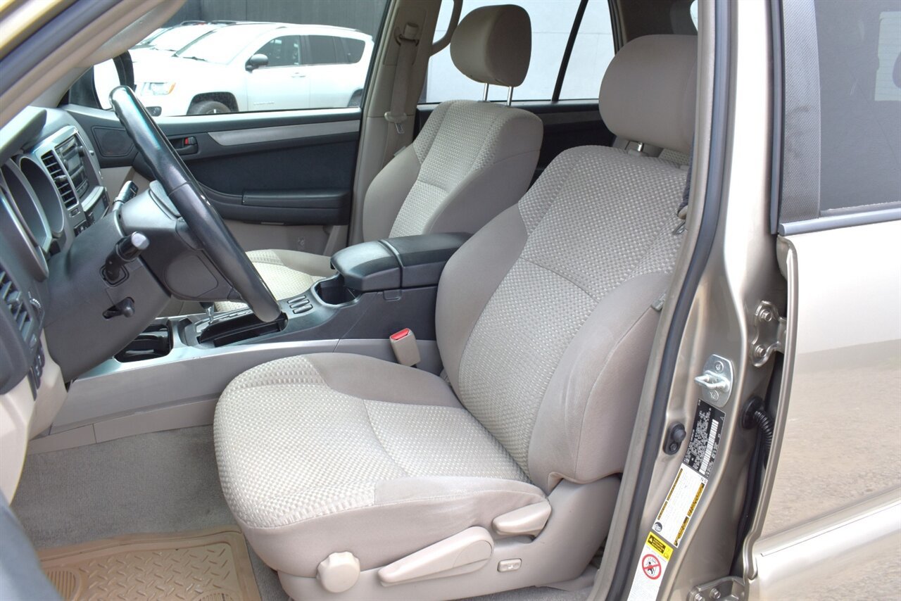 Used 2008 Toyota 4Runner SR5 AWD/4WD image 11