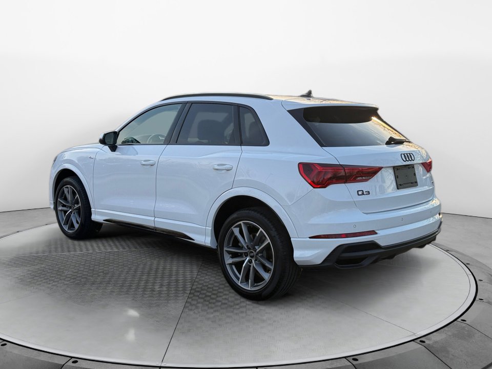 Certified 2024 Audi Q3 2.0T Premium Plus w/ Premium Plus Package image 5