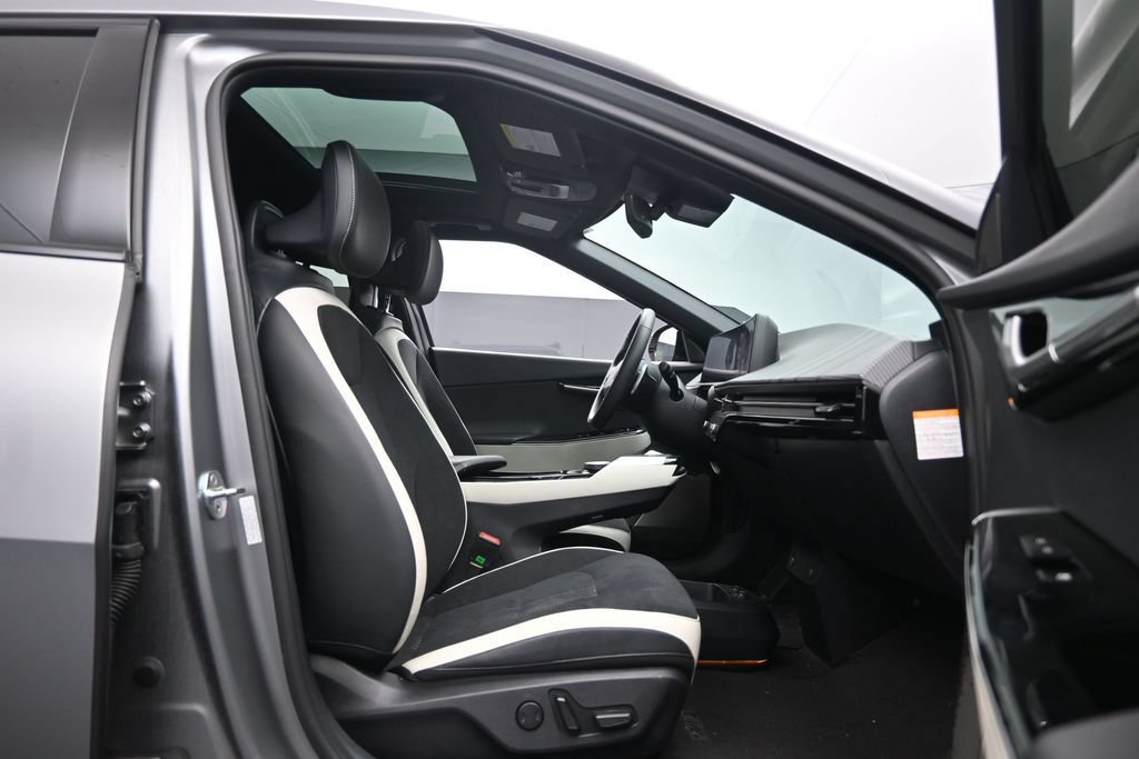 Used 2022 Kia EV6 GT-Line w/ GT-Line Suede Seat Package AWD/4WD image 26