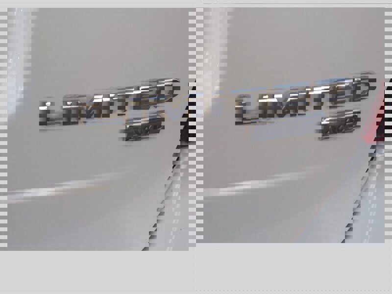 Used 2013 Ford Edge Limited image 12