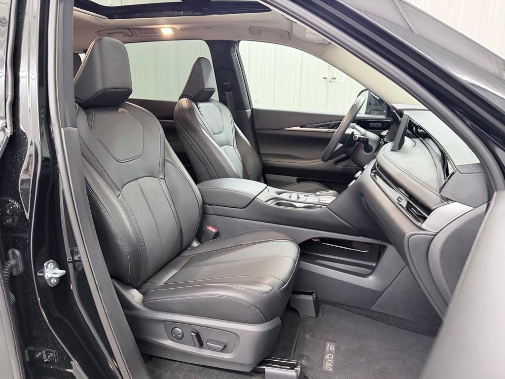 Certified 2025 INFINITI QX60 Pure image 43