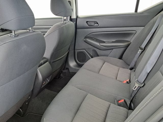 Used 2025 Nissan Altima 2.5 SV FWD image 25