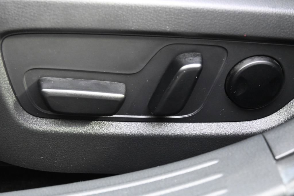 Used 2025 MAZDA CX-50 AWD 2.5 Hybrid w/ Premium Pkg image 14