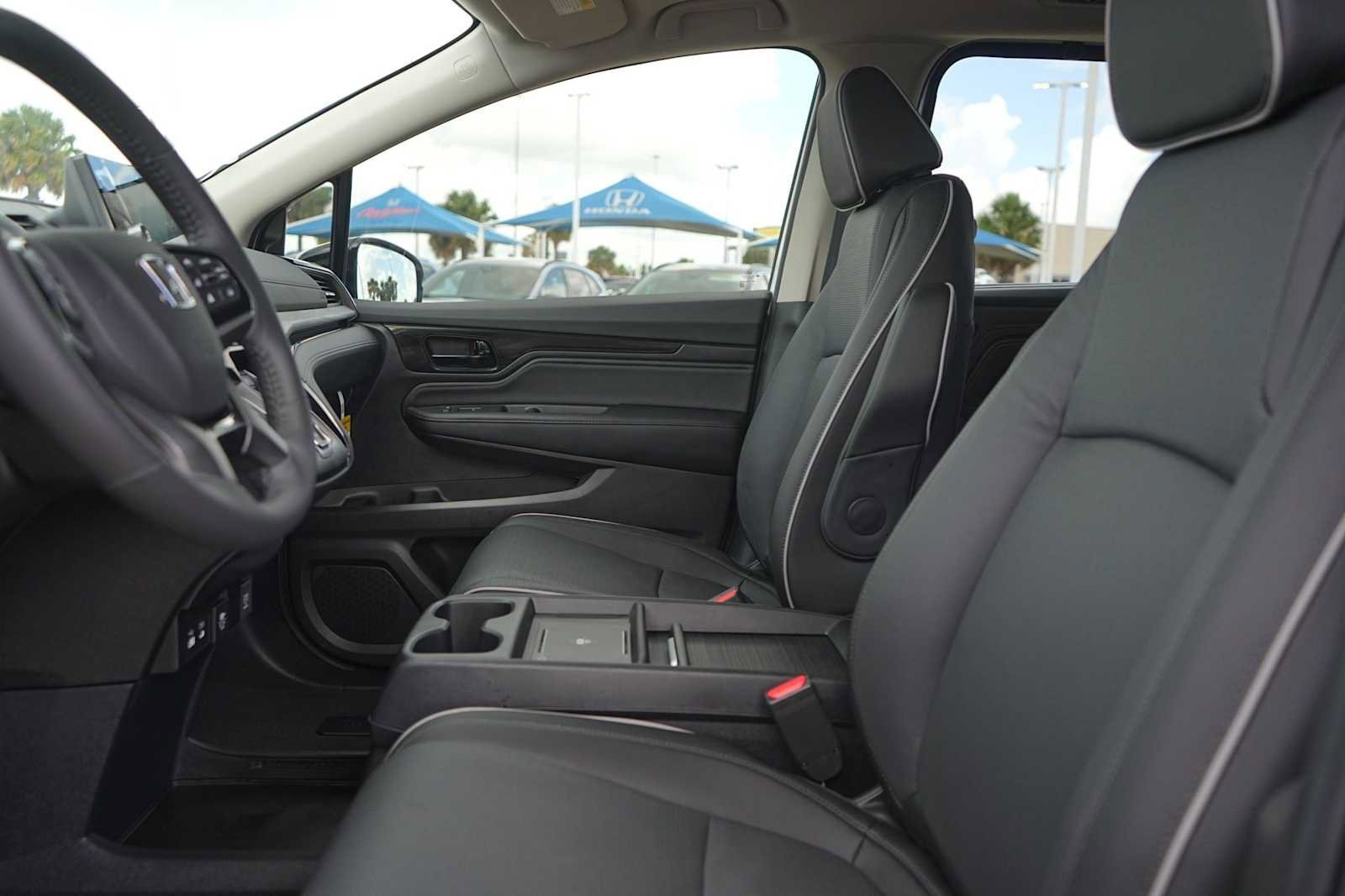 Used 2026 Honda Odyssey Elite image 11