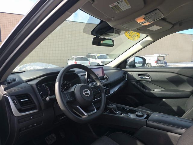 Used 2024 Nissan Rogue SV image 11