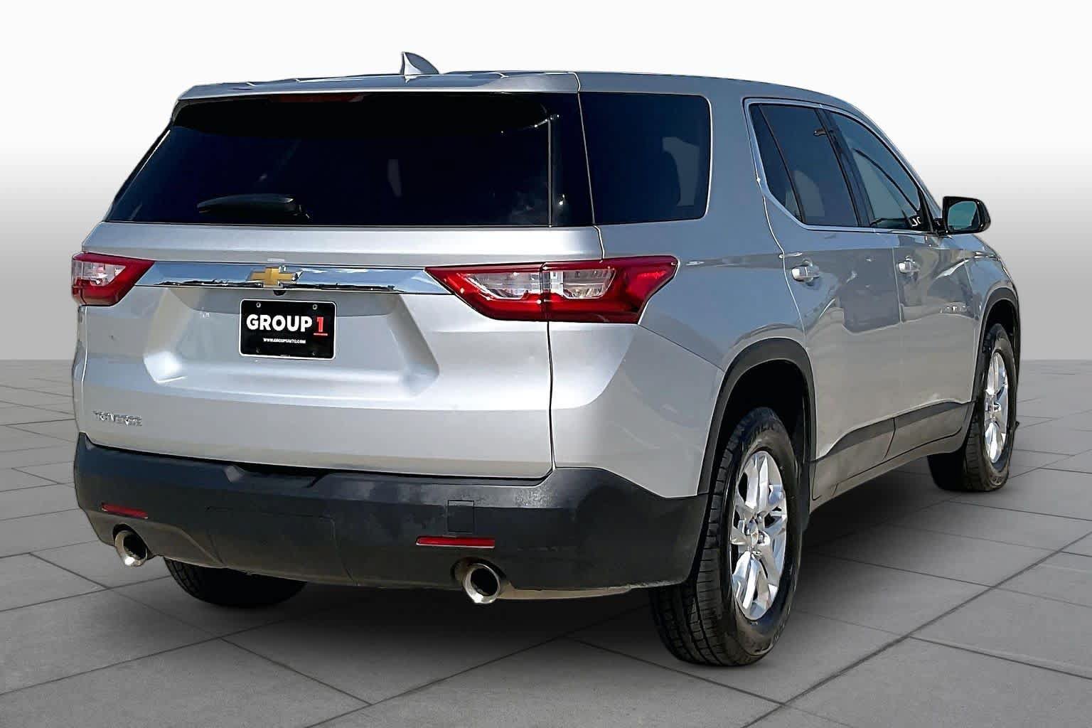 Used 2018 Chevrolet Traverse LS FWD image 12