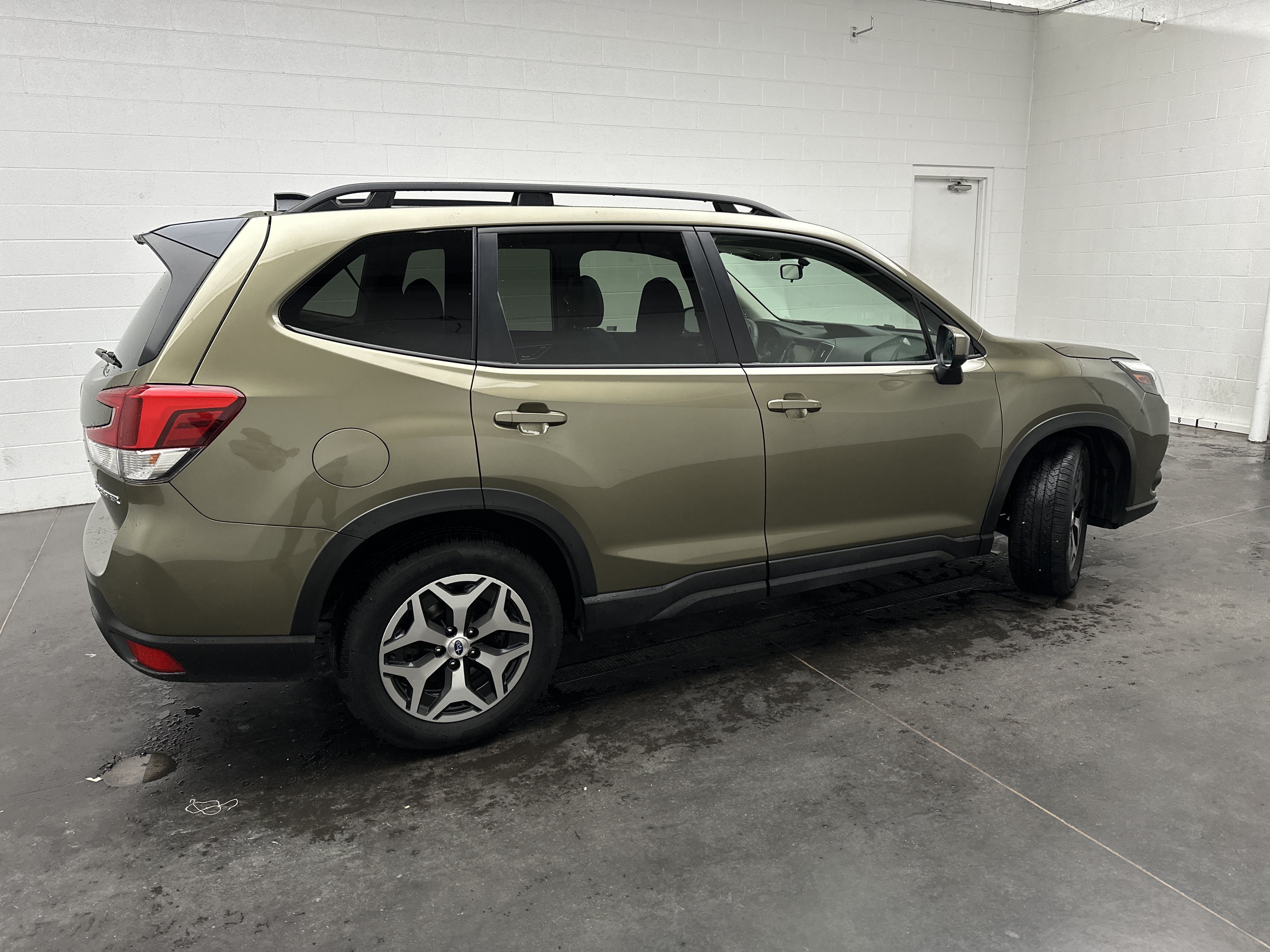 Used 2024 Subaru Forester Premium AWD/4WD image 8