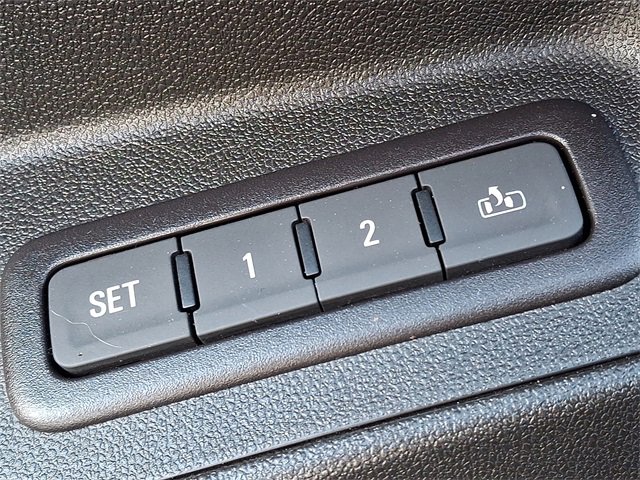 Used 2018 Chevrolet Equinox Premier image 23