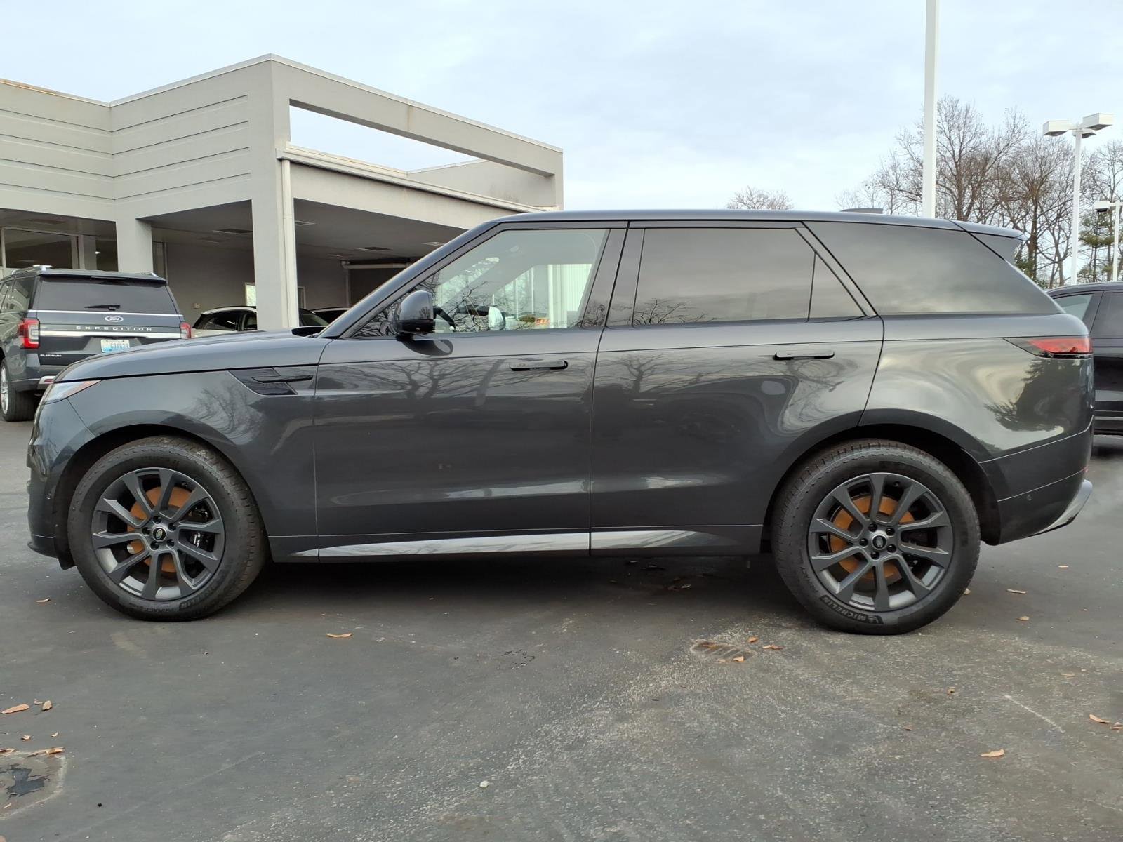 Used 2023 Land Rover Range Rover Sport SE Dynamic AWD/4WD image 4