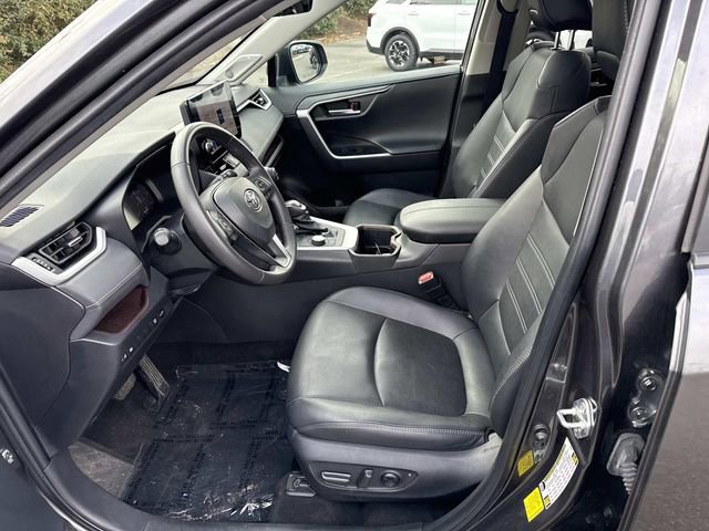 Used 2023 Toyota RAV4 Limited image 11