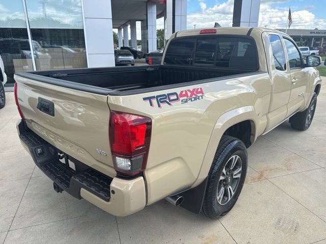 Used 2019 Toyota Tacoma TRD Sport w/ Technology Package AWD/4WD image 6