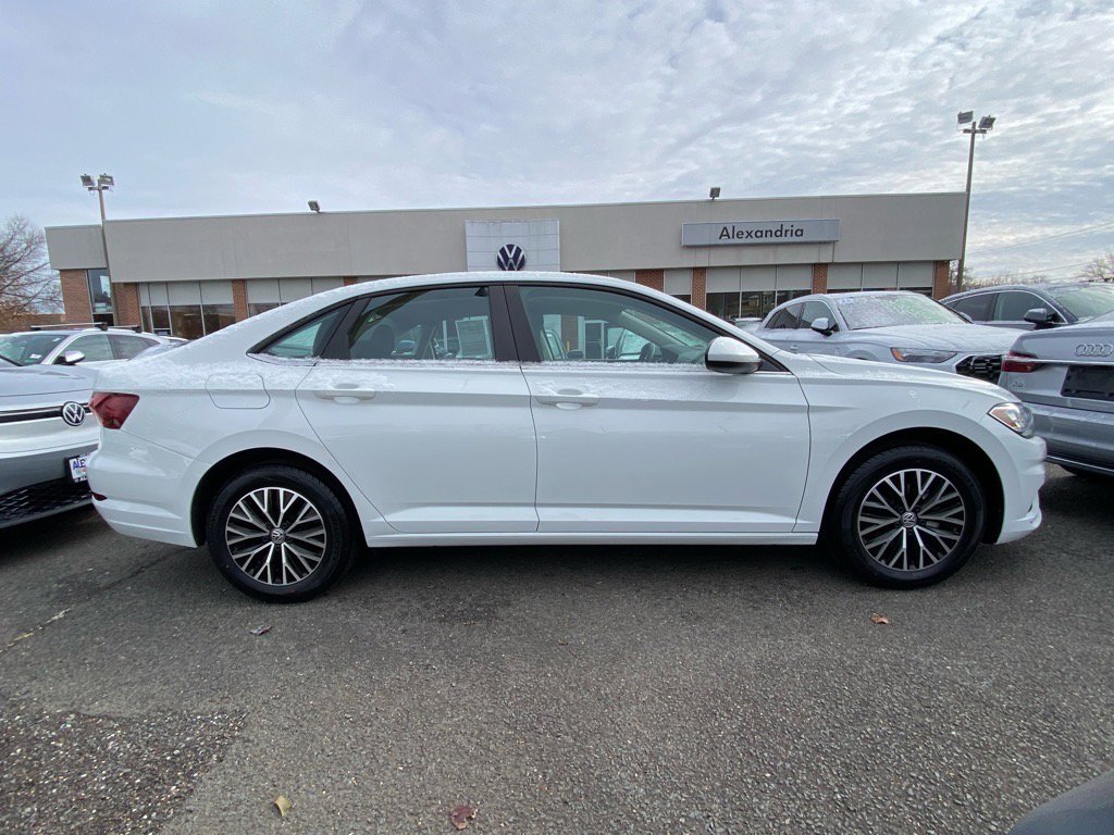 Used 2021 Volkswagen Jetta S image 2