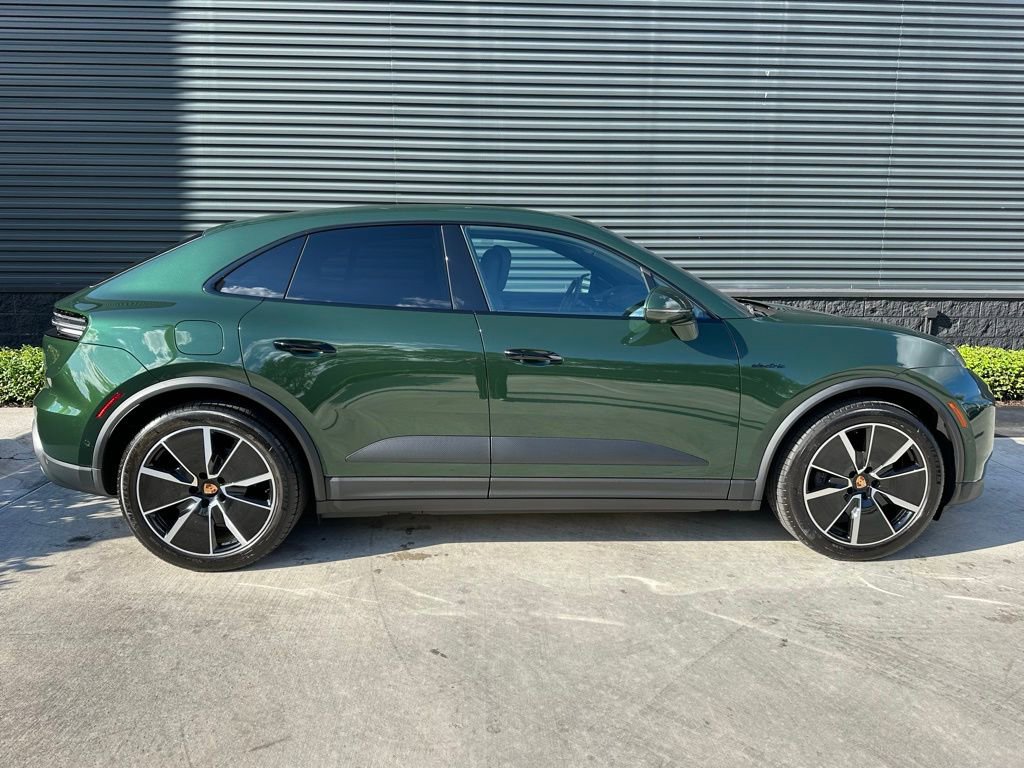 Used 2025 Porsche Macan Electric image 10