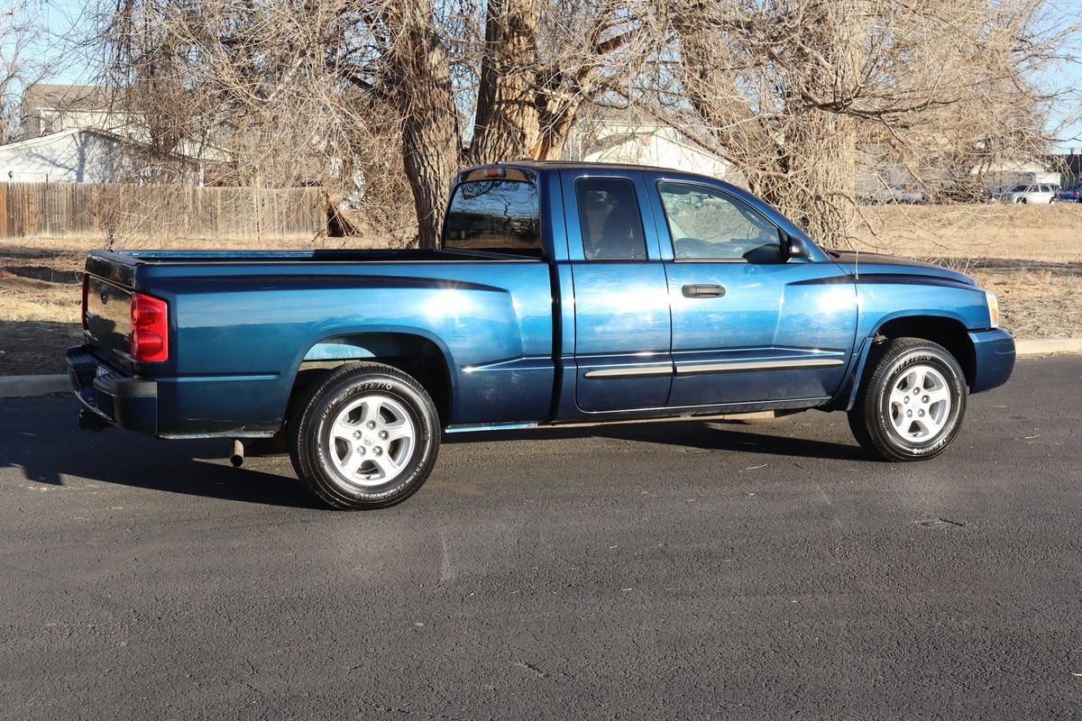 Used 2007 Dodge Dakota SLT image 4