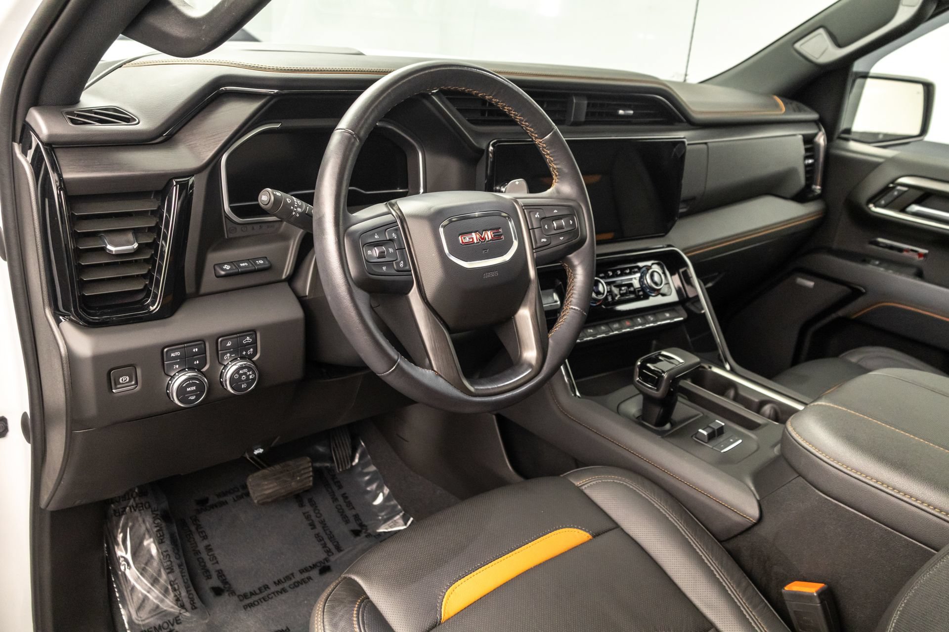 Used 2023 GMC Sierra 1500 AT4 w/ AT4 Premium Package AWD/4WD image 5