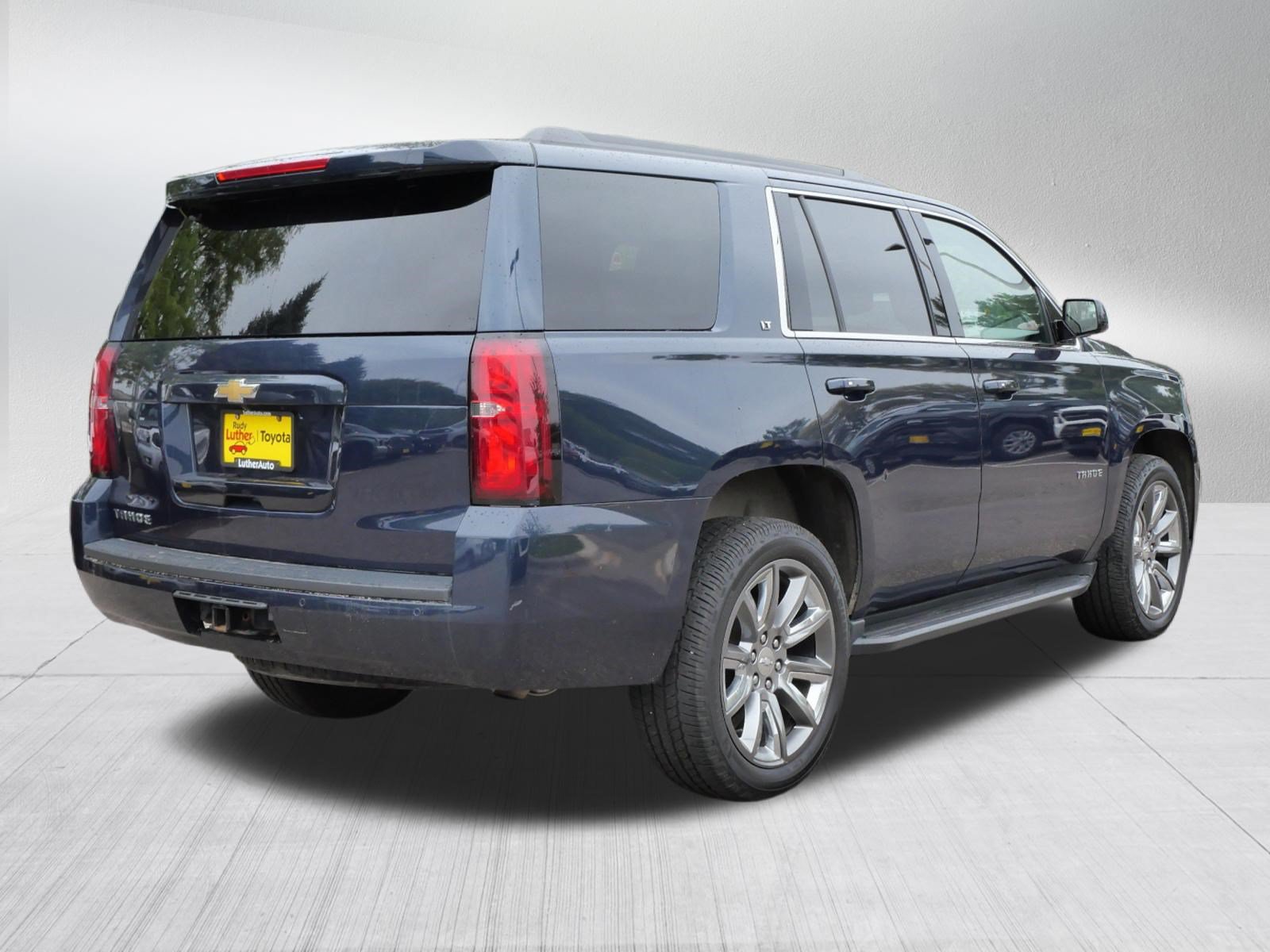 Used 2019 Chevrolet Tahoe LT w/ Luxury Package AWD/4WD image 7