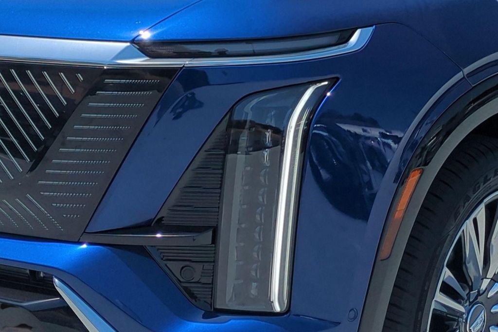 Certified 2026 Cadillac Vistiq Premium Luxury AWD/4WD image 20