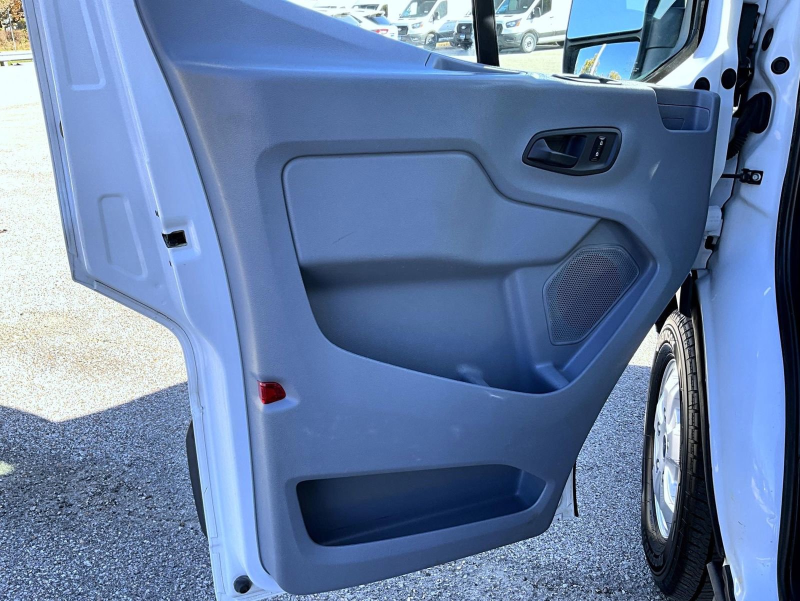 Used 2018 Ford Transit 350 Base image 12