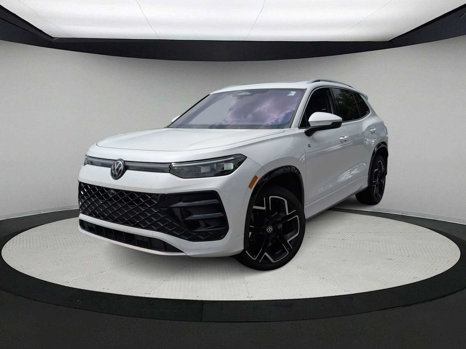 Used 2025 Volkswagen Tiguan SEL R-Line