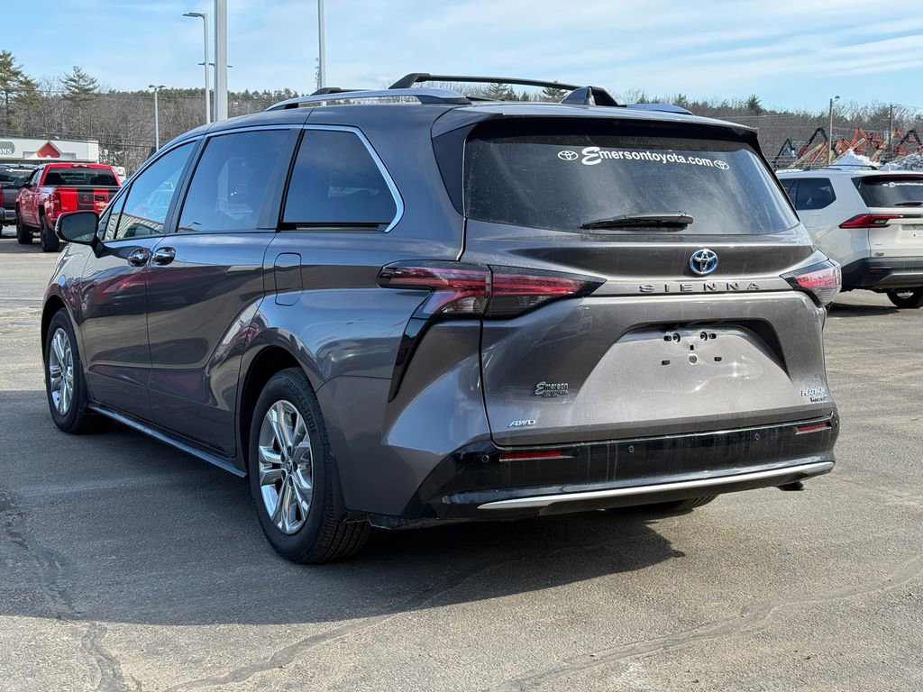 Certified 2024 Toyota Sienna Platinum image 3