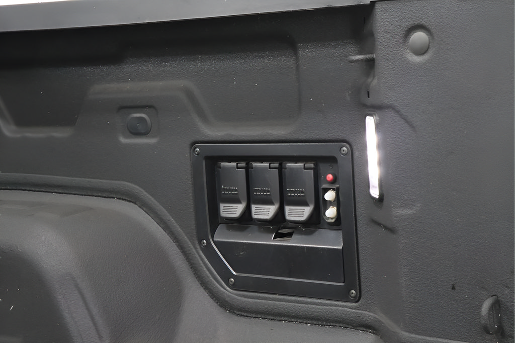 Used 2025 GMC Sierra EV Denali AWD/4WD image 39