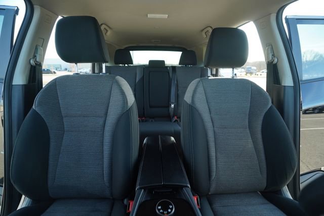 Used 2023 Nissan Rogue SV image 34