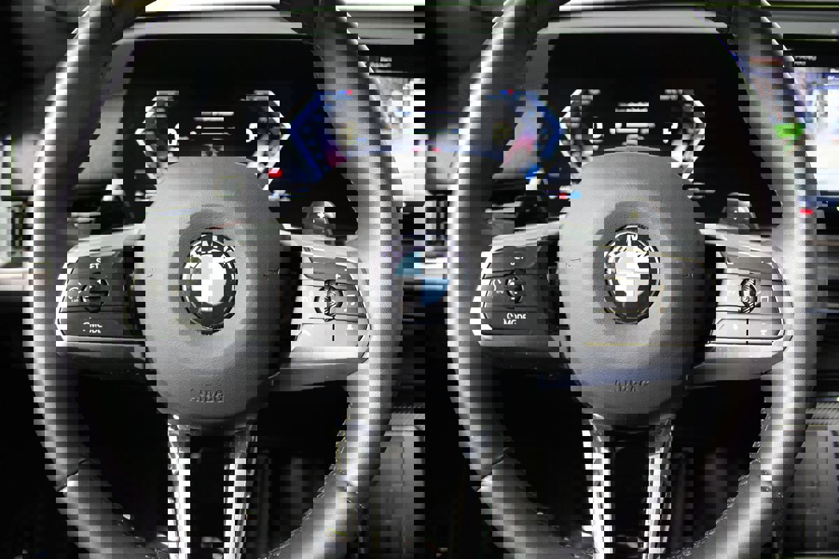 Used 2025 BMW X2 xDrive28i image 7