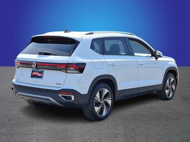 Used 2025 Volkswagen Taos SE AWD/4WD image 4