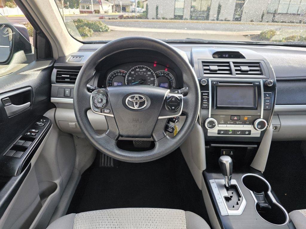 Used 2012 Toyota Camry LE image 11