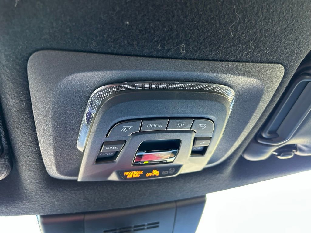 Used 2023 Toyota Corolla Cross XSE w/ Convenience Package image 29