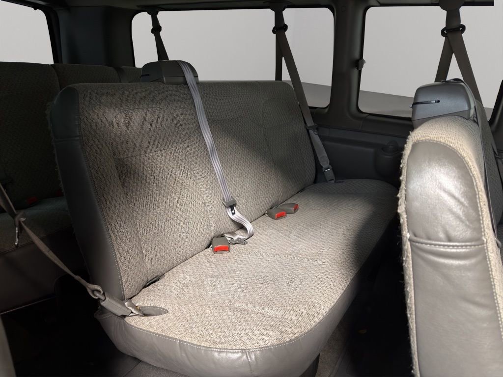 Used 2008 Chevrolet Express 3500 Extended Passenger w/ LT Preferred Equipment Group image 17