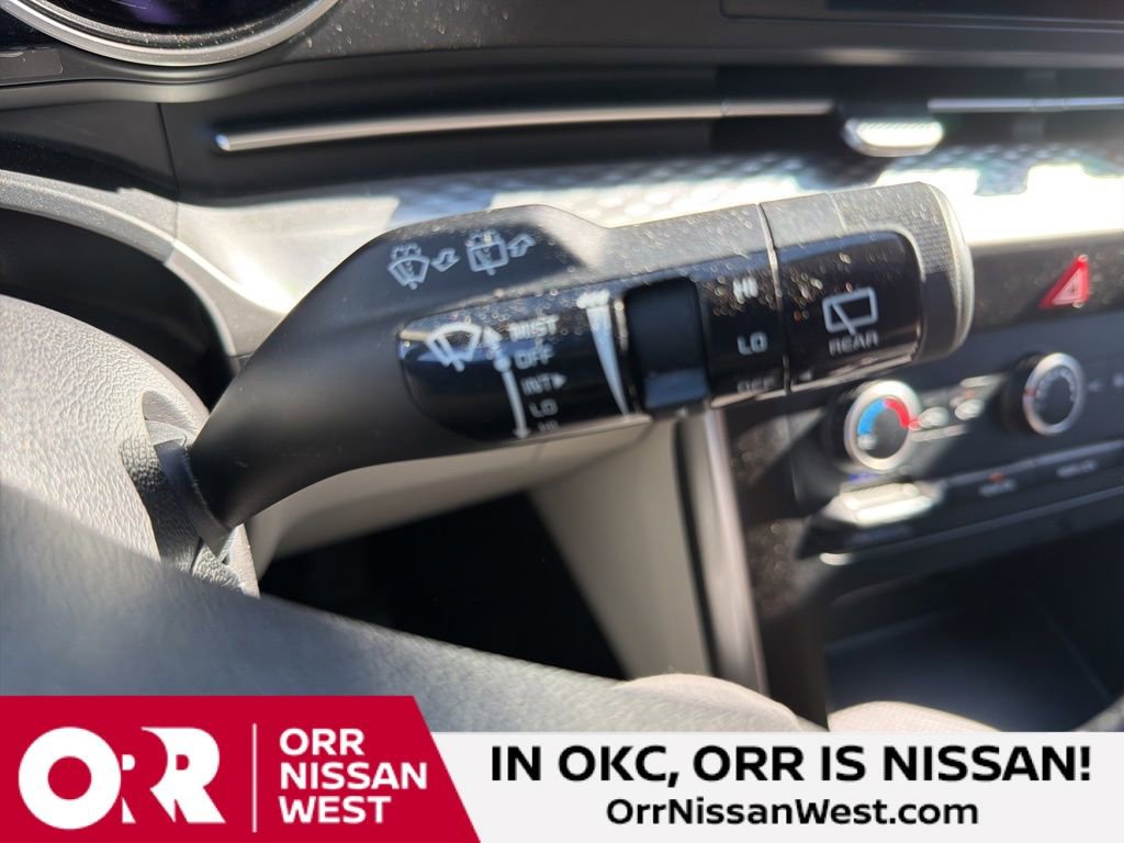 Used 2024 Kia Carnival LX image 29