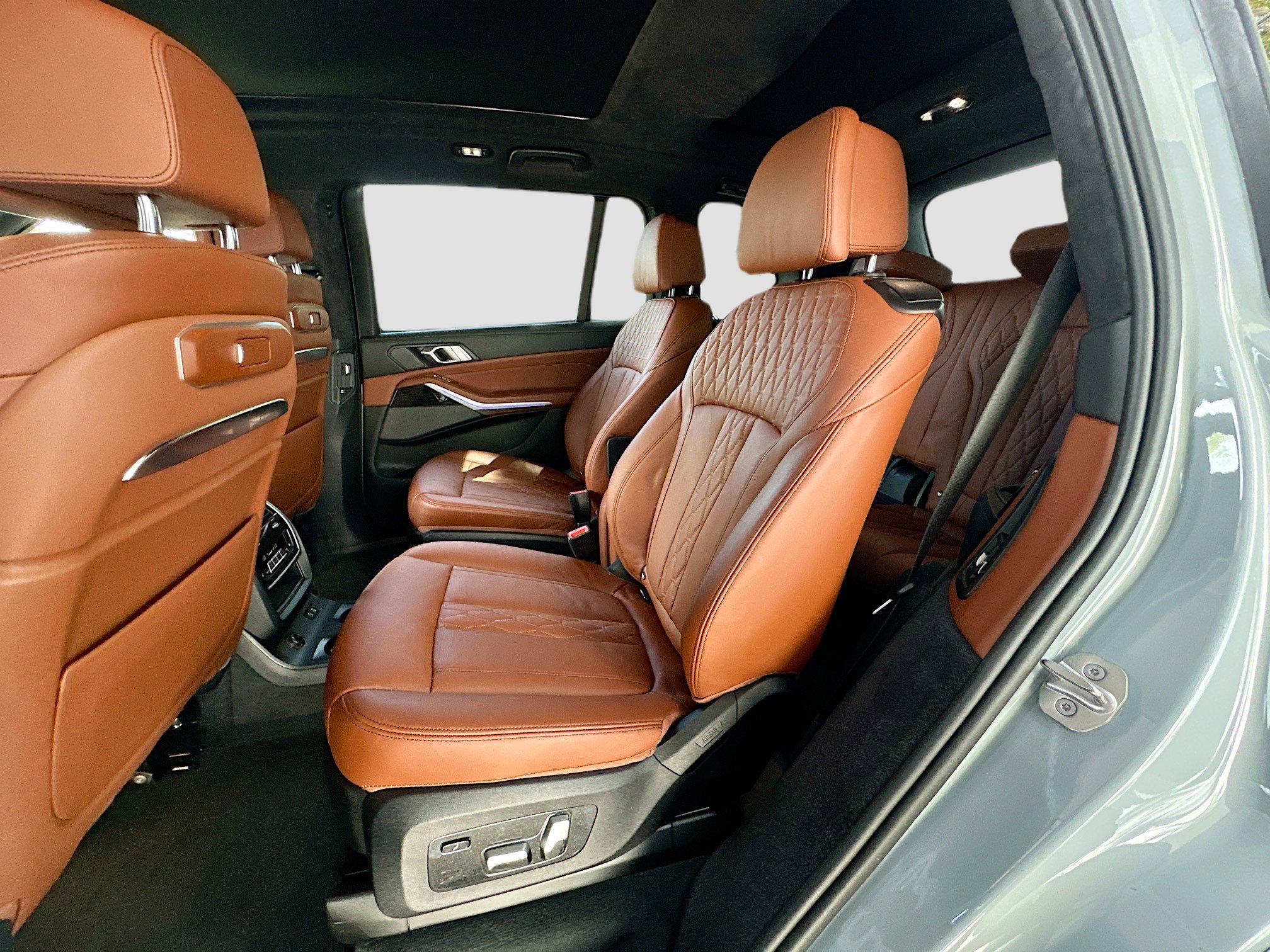 Certified 2024 BMW X7 M60i w/ Executive Package image 26